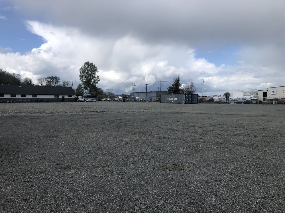 Gaveled & Secure Yard in Albany: 148 41st Ave SE, Albany, OR 97322